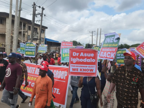 APC Supporters Protest at INEC Office Over Alleged Tampering Ahead of Edo Tribunal