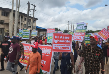 APC Supporters Protest at INEC Office Over Alleged Tampering Ahead of Edo Tribunal