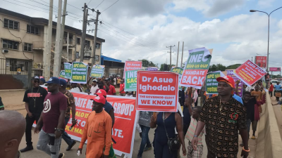 APC Supporters Protest at INEC Office Over Alleged Tampering Ahead of Edo Tribunal