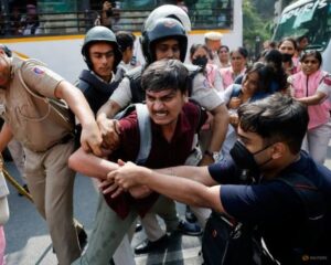 India Arrests Hundreds in Election Chief Protests